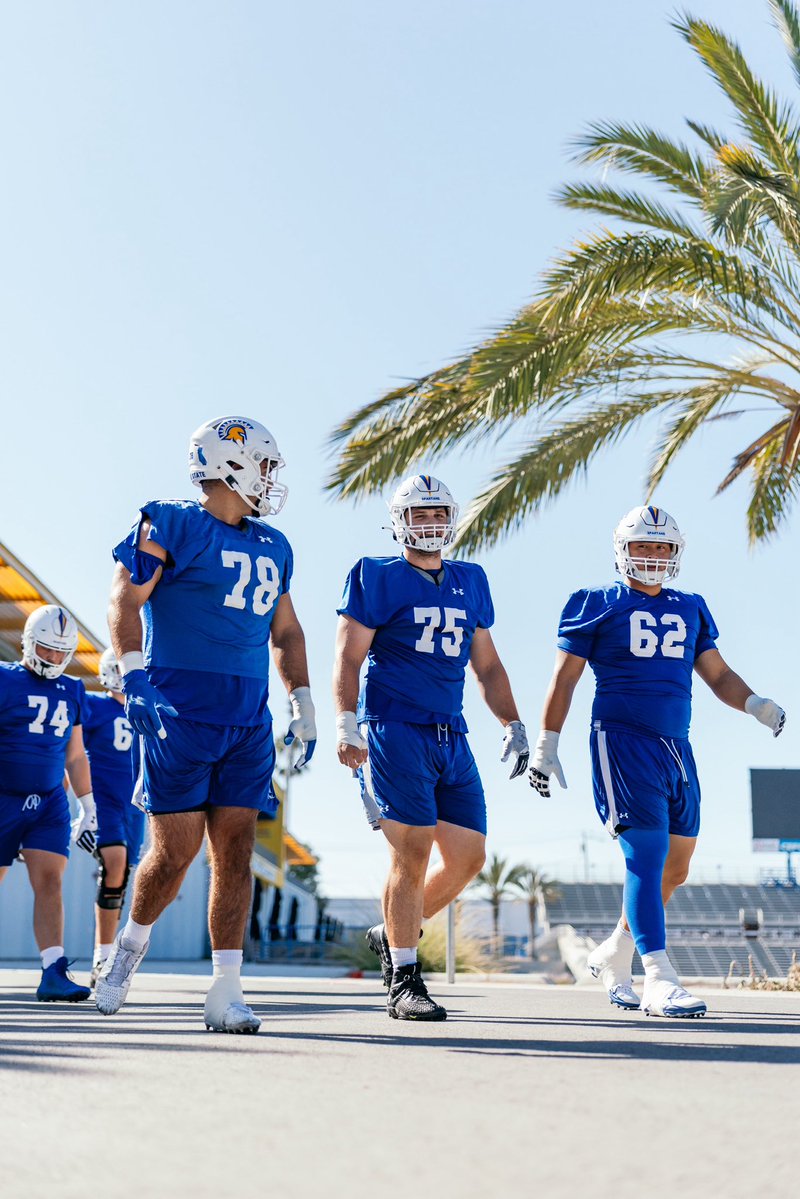 SanJoseStateFB's tweet photo. clocked in for day 2โ๏ธ
#ThisIsSparta | #AllSpartans https://t.co/UU4No0mO3r