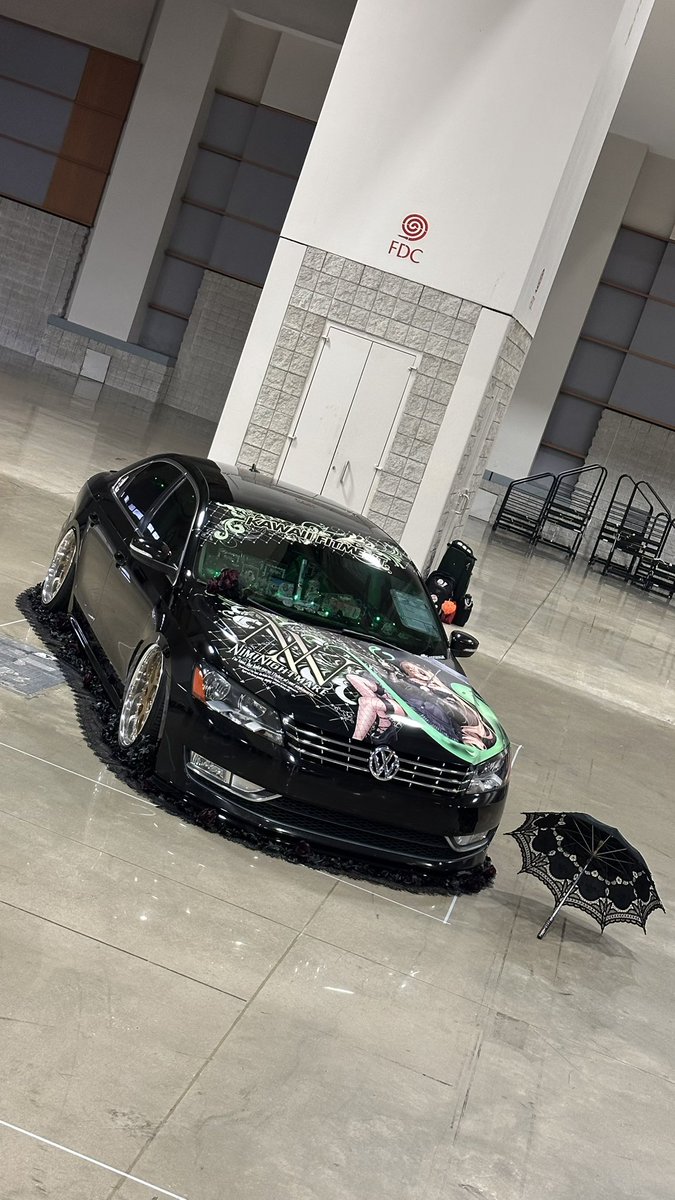 Koschimoto1's tweet photo. All set up for Otakon! If you’re at the con, come by the Gaming hall to check out my display :D

#nimegary #niminightmare #otakon #kawaiifitment #DiviD #itasha https://t.co/UnYkYct2Cn