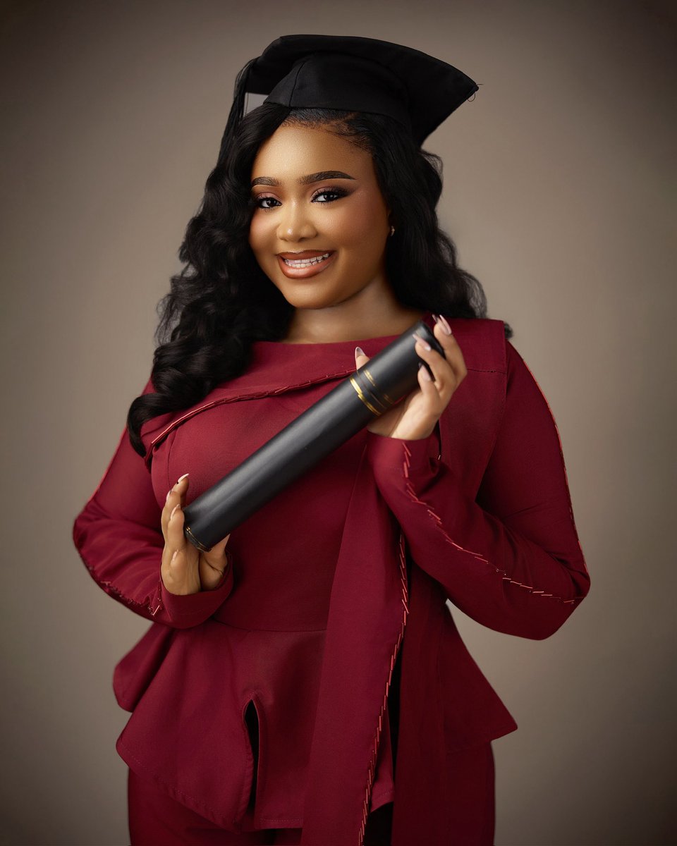 janeeadaugo's tweet photo. https://t.co/H3tDUtW8XC. (Hons.) Computer Science 🎓 https://t.co/2Z49zK6cmg