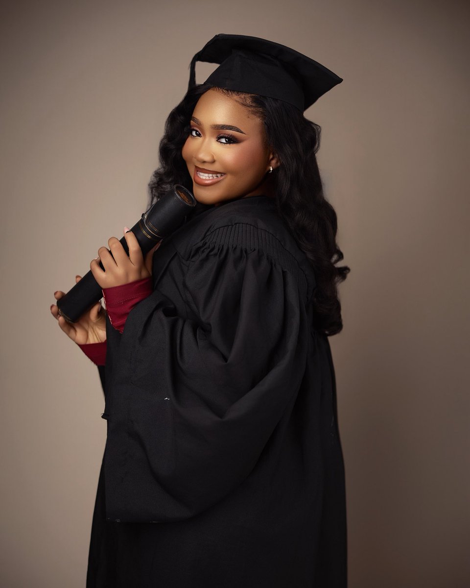 janeeadaugo's tweet photo. https://t.co/H3tDUtW8XC. (Hons.) Computer Science 🎓 https://t.co/2Z49zK6cmg