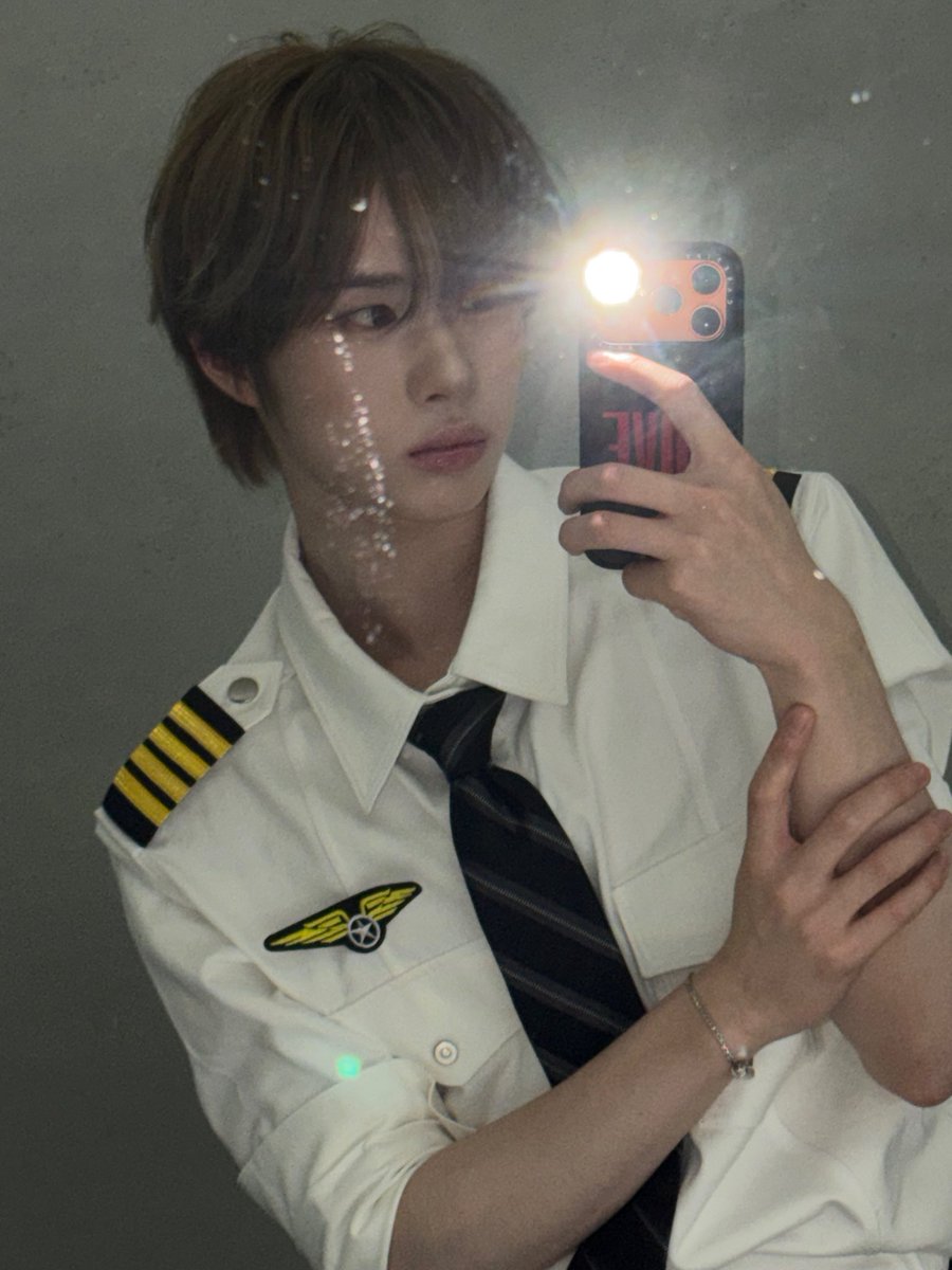 TWSLATION_'s tweet photo. [260731] #KYUNGMIN WV POST

🐹: Captain Lee Kyungmin

#경민 #TWS #투어스 @TWS_PLEDIS https://t.co/PJMXcO8FDJ