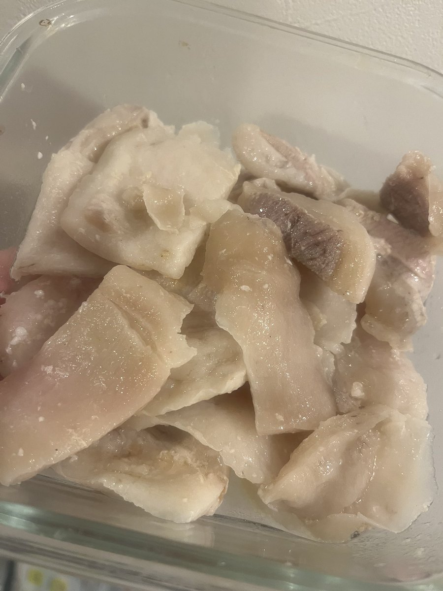 EvKqm's tweet photo. 神✨️プルプル脂身✨️味付けめんどいので塩麹だけです https://t.co/bCGSa4PUzw