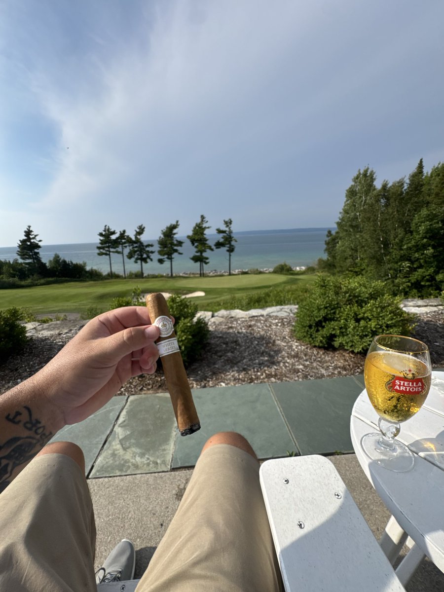 marinelayergolf's tweet photo. Heaven on earth. Bay Harbor showing out 🍻 cheers https://t.co/OOTDp5StKl