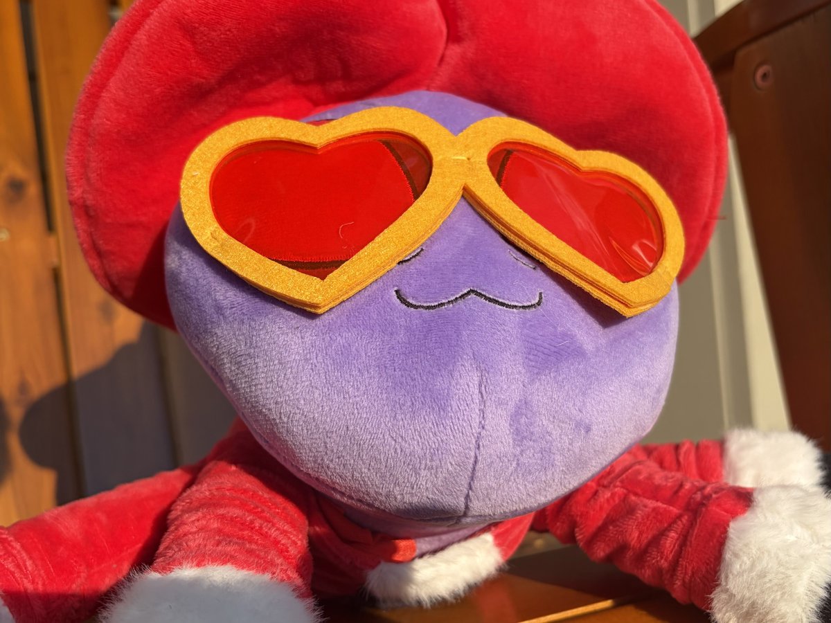 hazbintooz's tweet photo. Do u prefer your Val with or without the peel? https://t.co/2tsCb5m9h2