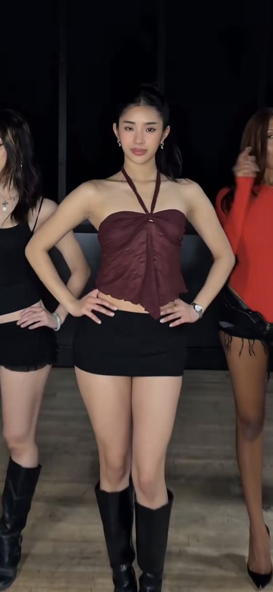 urfavmartinist's tweet photo. She is SO DAMN FINE https://t.co/WqJAgsL78x