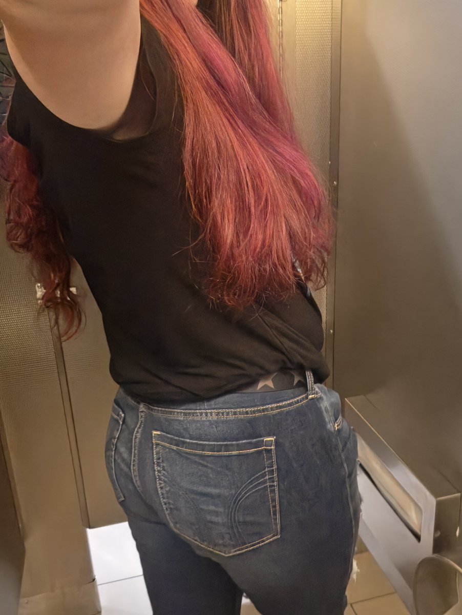 KaliaKind's tweet photo. Just some quick bathroom pics to make myself feel good ~🤭 https://t.co/kbIz72cS2q