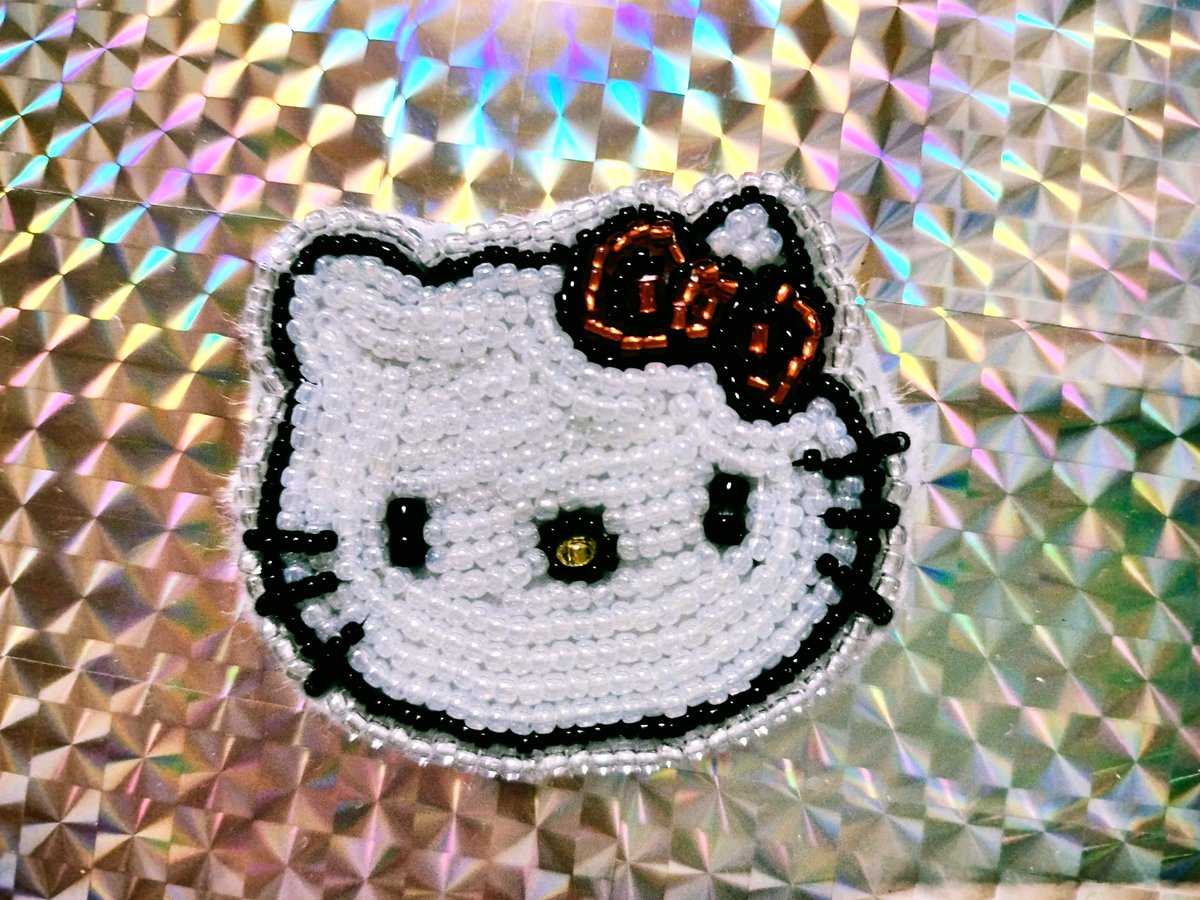 sconew1114's tweet photo. シャイニはお休みしてキティ作ってみた。
作ったはいいが、どうやって使おうか😅

#beadswork #hellokitty https://t.co/WDbgkT1uMn