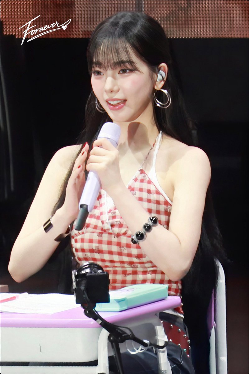 Foraever_411's tweet photo. 260720

#aespa #에스파
#Karina #카리나 https://t.co/IRMJj9Ksaf