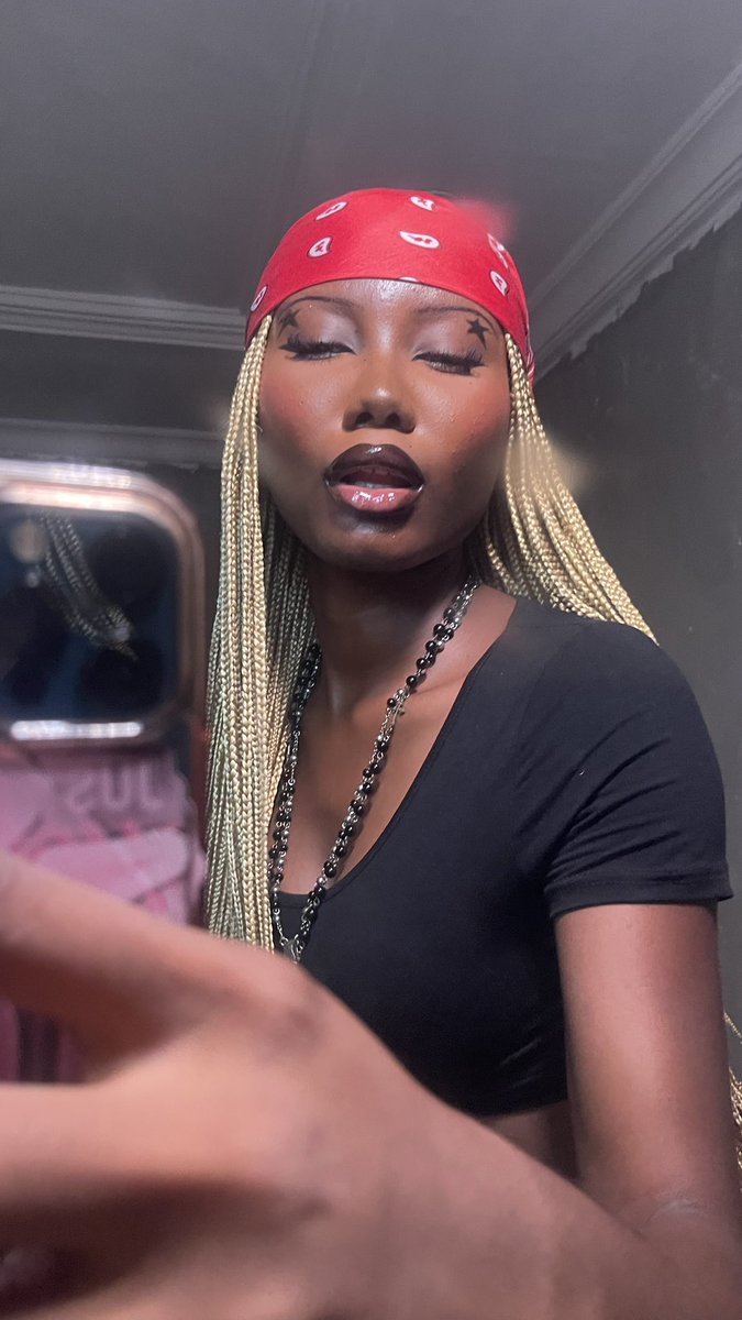 classicwuraa's tweet photo. Blonde>>> https://t.co/ih8zM2KkkF