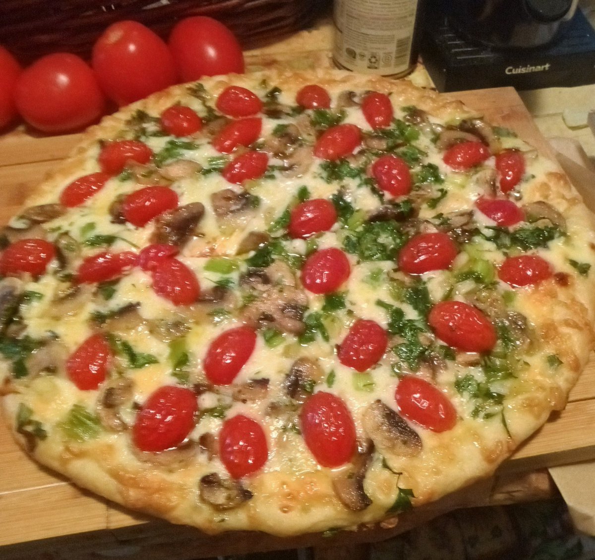 Beachdude000's tweet photo. My lunch yesterday 😁 @sono_selvatica @GiuliaMarcheti @turtledumplin #cooking #pizza https://t.co/4DmlmvKSrX