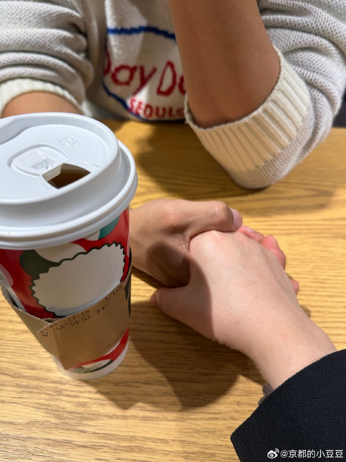 VeronicaHu82246's tweet photo. Missing your smile from miles away—counting down hours till we’re side by side, coffee in our hands and no more screen gaps.， https://t.co/OR4xxKJYSo