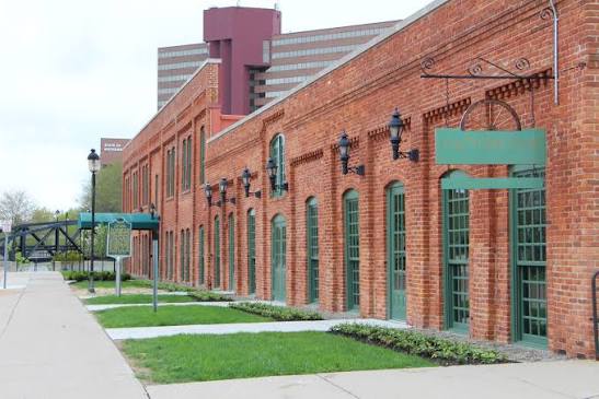 MotorCities's tweet photo. #TBT to the birthplace of General Motors! 🚗⚡️
Long before EVs and autonomous driving, @GM Factory One in Flint, MI started as a horse-drawn carriage plant in 1886.
In 1908, Billy Durant turned that success into GM. Today, it’s a beautifully restored historic archive. 🏛️
#Flint #AutomotiveHistory #GeneralMotors