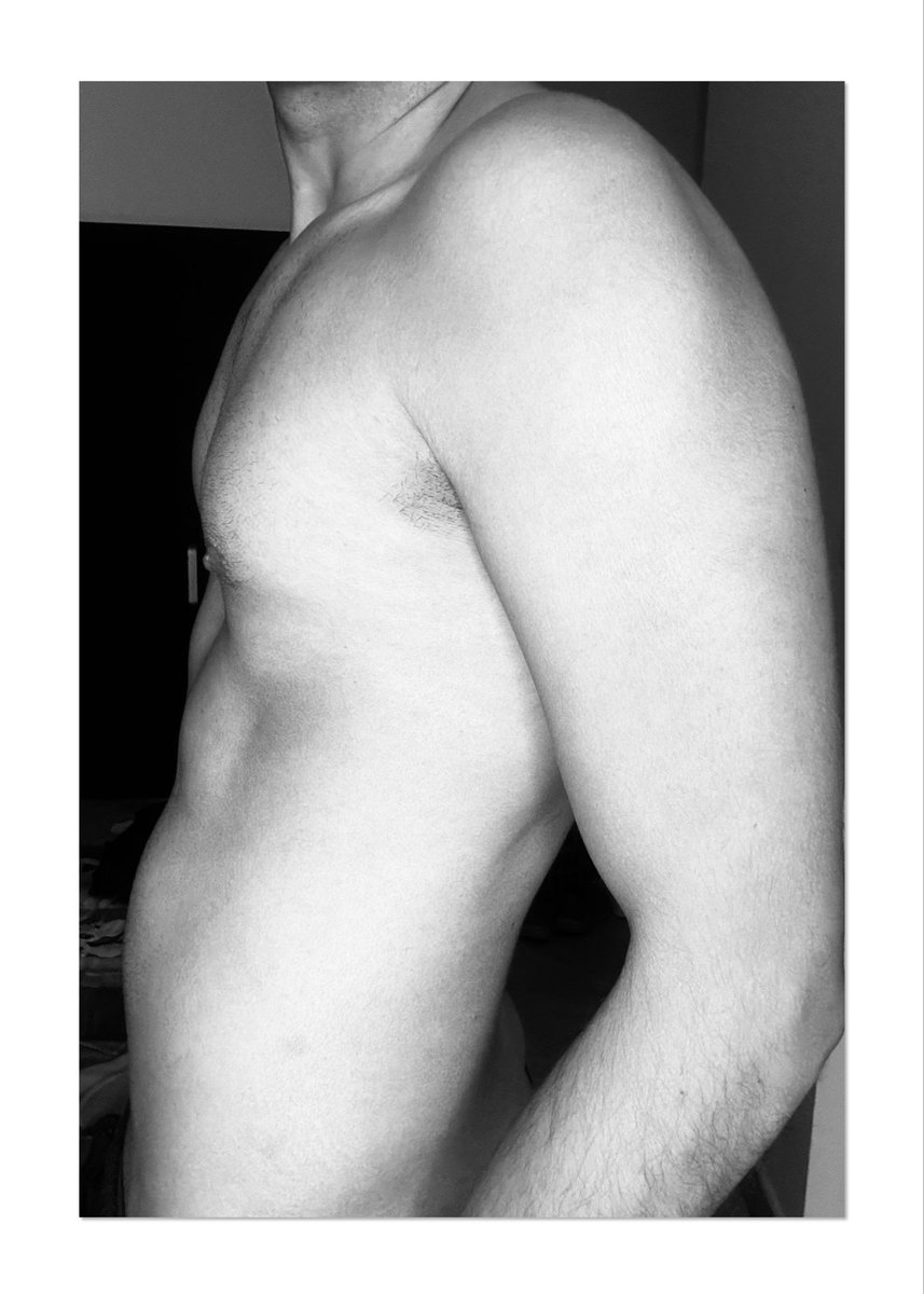 piel_anonima's tweet photo. ¿Team color o team blanco y negro? 👀

#gay #photography #blackandwhite #gayboy #fit https://t.co/TxulvQulUj