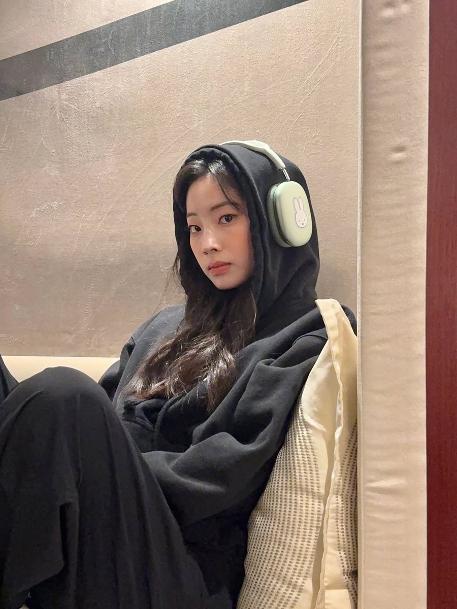 dahyuntonin's tweet photo. Whatever this genre of dahyun is, I'm the target audience https://t.co/CfwfCZlMxR