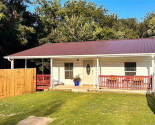 lakehubcom's tweet photo. Lake Eufaula Real Estate For Sale: MOVE IN READY AND FULL OF CHARM! 2619315 https://t.co/ajRS2IaeFS #lakeeufaula #lake https://t.co/CBMqNzkPOj