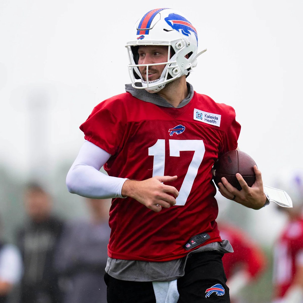 JUCOFFrenzy's tweet photo. Josh Allen Getting Ready For Year 9! 
@JoshAllenQB  #JUCOPRODUCT #Bills #MiniCamp https://t.co/FbefWn9FMj