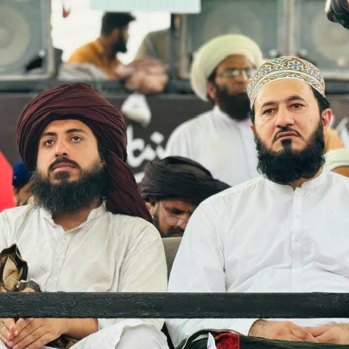 realmushtaqraaz's tweet photo. کیا قصور تھا ان محب وطن، محب اسلام لوگوں کا ؟ تم نے ان کو گرانے کی کوشش میں اپنا پورا ششٹم ان بیلنس کیا ! https://t.co/mhKnGRnguF