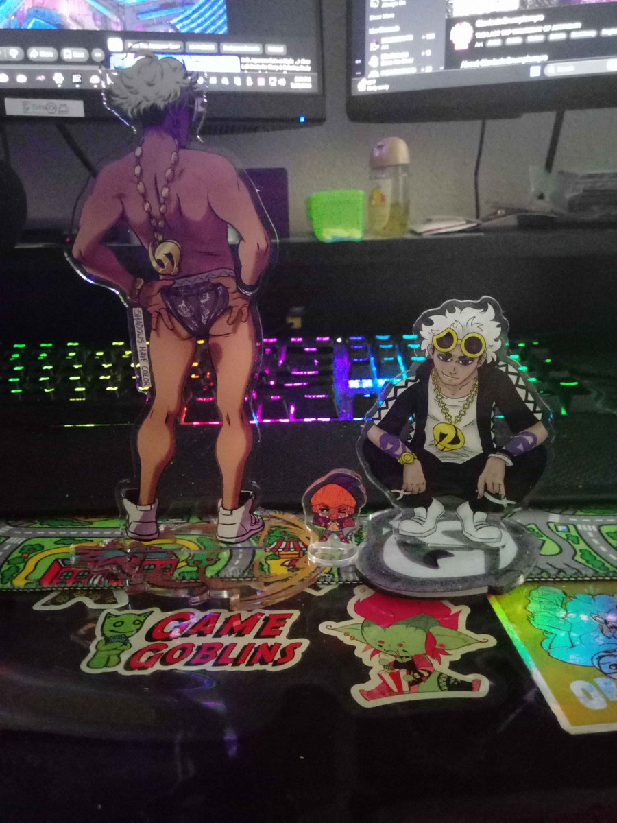 AlexandraCrayon's tweet photo. My standee collection grows! Raihan is the size of Guzma's whole ass! 
Guzma being cheeky standee was made by @/ShadowsHveColor
Squatting Guzma is from HyenaAtelier on etsy
Tiny Raihan is from Sanpaws00 on etsy https://t.co/65r4qyPVDR