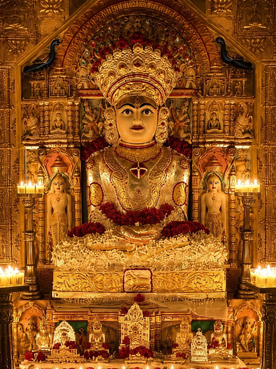 JainGoldnMandir's tweet photo. 🙏भाग्यशाली आज तिथि बीज (2) है✨
🙏श्री सीमंधर भगवान के दिव्य दर्शन🙏
🔰विहरमान तीर्थंकर🙏

🙏 श्री सीमंधर स्वामी भगवान💖
🛕 श्री सीमंधर धाम (कमल मंदिर)
📍 शिरोली, कोल्हापुर (महाराष्ट्र) 🙏

🌟 जाप: ॐ ह्रीँ श्री चांद्रायणदेव पंचांगुलीदेवी परिपूजिताय श्री सीमंधरस्वामीने नमः🙏 https://t.co/BWJsc5Igsk