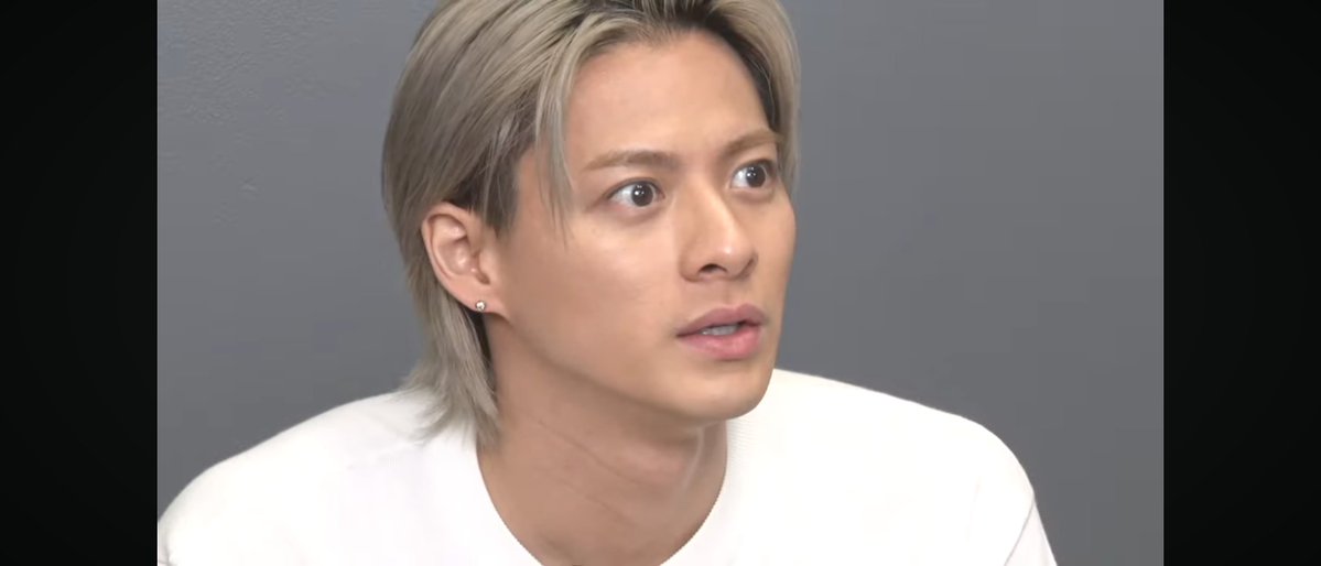 diary_since2021's tweet photo. 「男はみんな女性から生まれてる。辛い思いをして生んでもらった男は、女性を一生かけて幸せにする、恩返しすべき」と考える紫耀くん🥹
だから大事な決断をする際は、“お母さんを幸せにしたい”という考えが根っこにある。
しかも彼は、お母さんから「感謝心を忘れてはいけない」と教わった。
だからどれだけ名が売れても、関わる人達への感謝の気持ちを言葉や態度で表す。
素敵な男性だよね🥰
#平野紫耀
