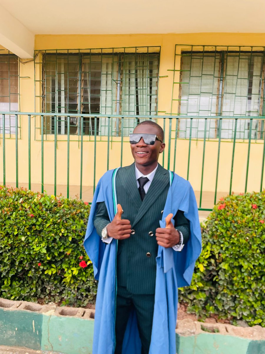 Design_wave_'s tweet photo. Congratulations to our Executive Director, DW Clothing,on your graduation.Your dedication, discipline, and hard work have earned this remarkable achievement.We are proud to celebrate this milestone with you and wish you continued success as you pursue even greater accomplishments https://t.co/w1u5m9IAUQ