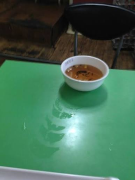 bark_bark_bark's tweet photo. @:"데스밸리에는 돌이 사막 바닥을 긁으면서 스스로 움직이는 현상이 있다고 함 극심한 일교차에 의해서 밤에 물이 언 다음에 낮에 녹으면서 돌이 미끄러지는 거라고 하는데
나의 생각: 이거 김밥천국 현상이랑 비슷한 것 같은데" https://t.co/ImcVHep80F
