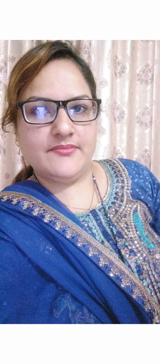 Jhonwickbx's tweet photo. @viral_hell61087 Ye mast randi he as ki gaand kon maarega https://t.co/AZ8mFET6hd