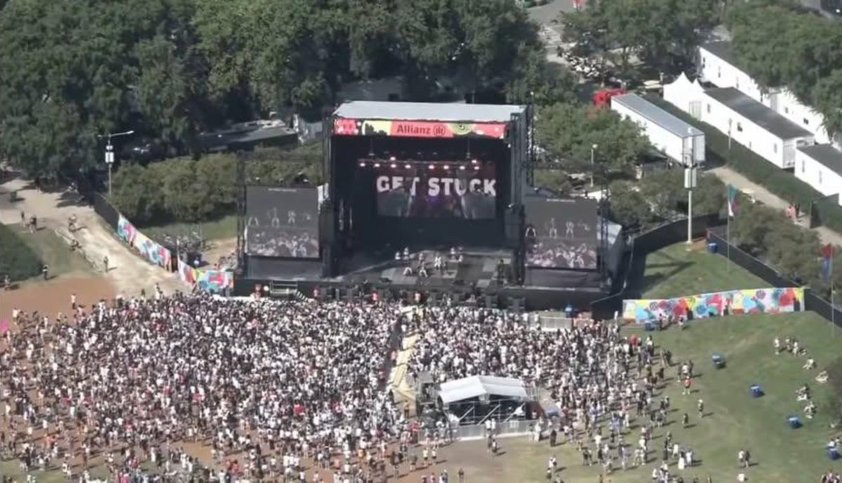 yesitisprecious's tweet photo. Some things to think about before speaking, negatively, about crowd size:

1. Lollapalooza is held every summer. Not spring, fall, or winter. Summer.

2. All Lollapalooza stages are outdoors. So rain or shine (except, of course, if the weather is extreme), the show must go on.

3. SB19 were given the 3:30 pm to 4:30 pm timeslot. Do you understand how unbearably hot that can be during the summer in the U.S.? Lolla attendees were reporting how their phones were overheating and how one passed out due to the heat.

5. Except between Pearly Drops and Bad Nerves, there was a 1-hr-gap on the Allianz stage between artists. Compared to other festivals that have a 30, 45-minute-gap between sets on the same stage, Lollapalooza's is usually 45 minutes to 1 hour, with 30-minute-gaps happening only for a few artists in the line-up that don't have a complicated set-up.

6. The 45-minute-to-1-hr-gap then gives Lolla attendees a chance to head to different stages and watch other artists.

So that crowd you see at the attached photos? That is all SB19's.

In that heat? Those were not fans who were reserving their spot at the barricade for the next artist. 🧏🏻‍♀️

Those were all fans and casuals, alike, including ones who mentioned having heard how SB19 was a must-see and who ended up saying the five were their Lollapalooza highlight of the day. ✨️

SB19PALOOZA FESTIVAL
@SB19Official #SB19
#SB19atLollapalooza