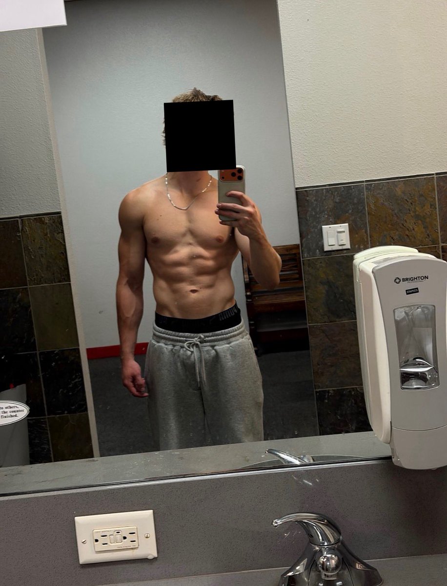 kaluslawl's tweet photo. thick girls n guys dm me 🙀 #bwc #nsfwtwt #cnc #nsfwtwtًً https://t.co/WxPLMV6y1w