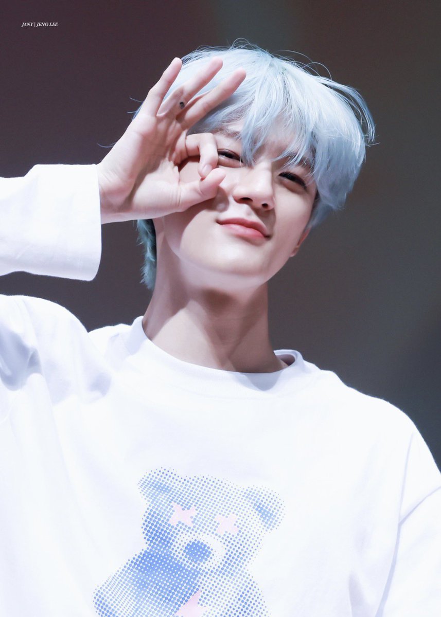 7_Jaevis's tweet photo. Jadi katanya ada mba op yang nanya ke Jeno arti dari Jenfs Pose tuu apa. Jeno bilang, dia akan meng-OK-kan semua permintaan Jenfs. Makanya posenya kayak bentuk OK gitu https://t.co/ePTQsVo0ee