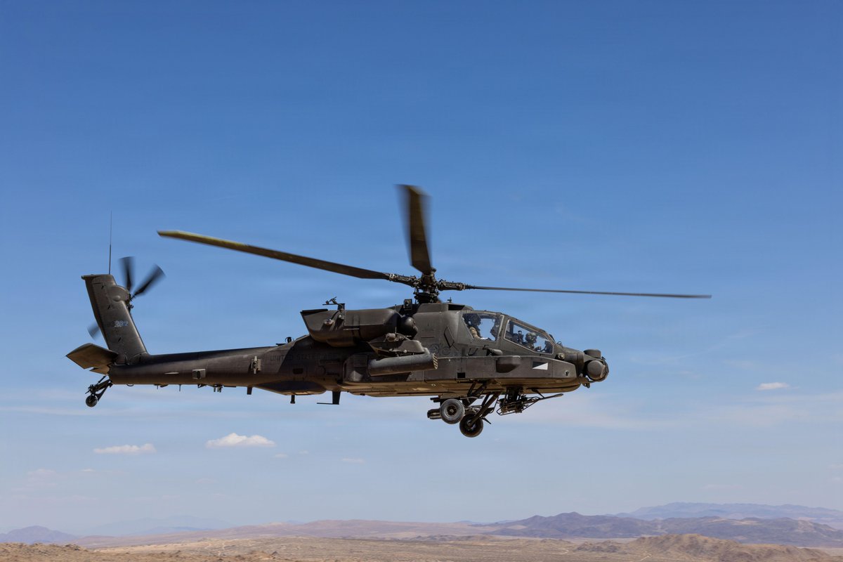 4thInfDiv's tweet photo. It’s #FlyDayFriday! At Fort Irwin for #PCC6, @4thInfDiv Soldiers are conducting hands-on experimentation with manned & unmanned aviation systems to build future warfighting capabilities. #ArmyModernization #FutureTech #Innovation @USARPAC @I_Corps https://t.co/b00CknWDOH