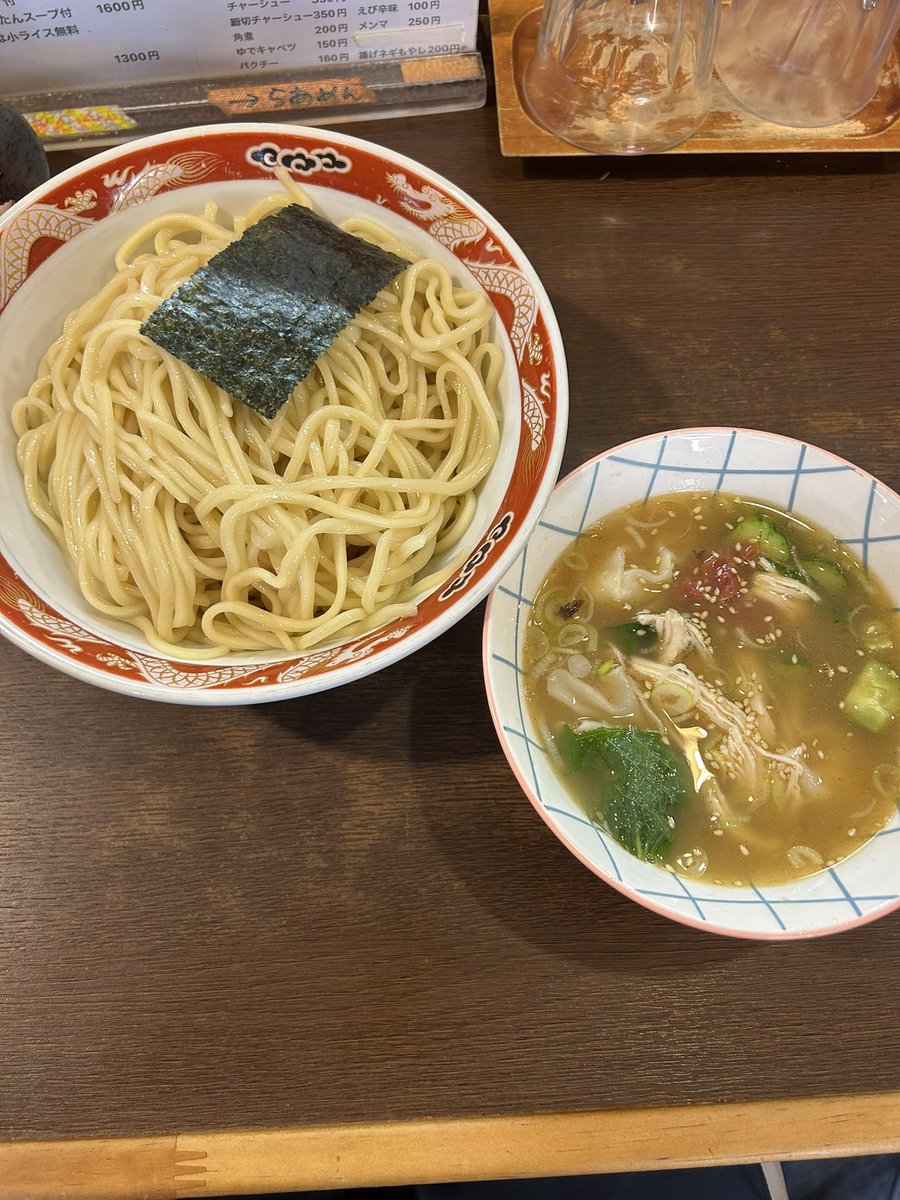 abeluu514's tweet photo. はやしまる

梅しおつけ麺🍜
3玉､ミックスわんたん
細切りチャーシュー🍖🍖

ウマスギ！！！！
暑くてもペロリ😋
たまりません🤩😎🫶

めっちゃうま幸せ腹パン🤩🤩
ごちそうさまでした😎🙌 https://t.co/lRJ2H9e6Mo