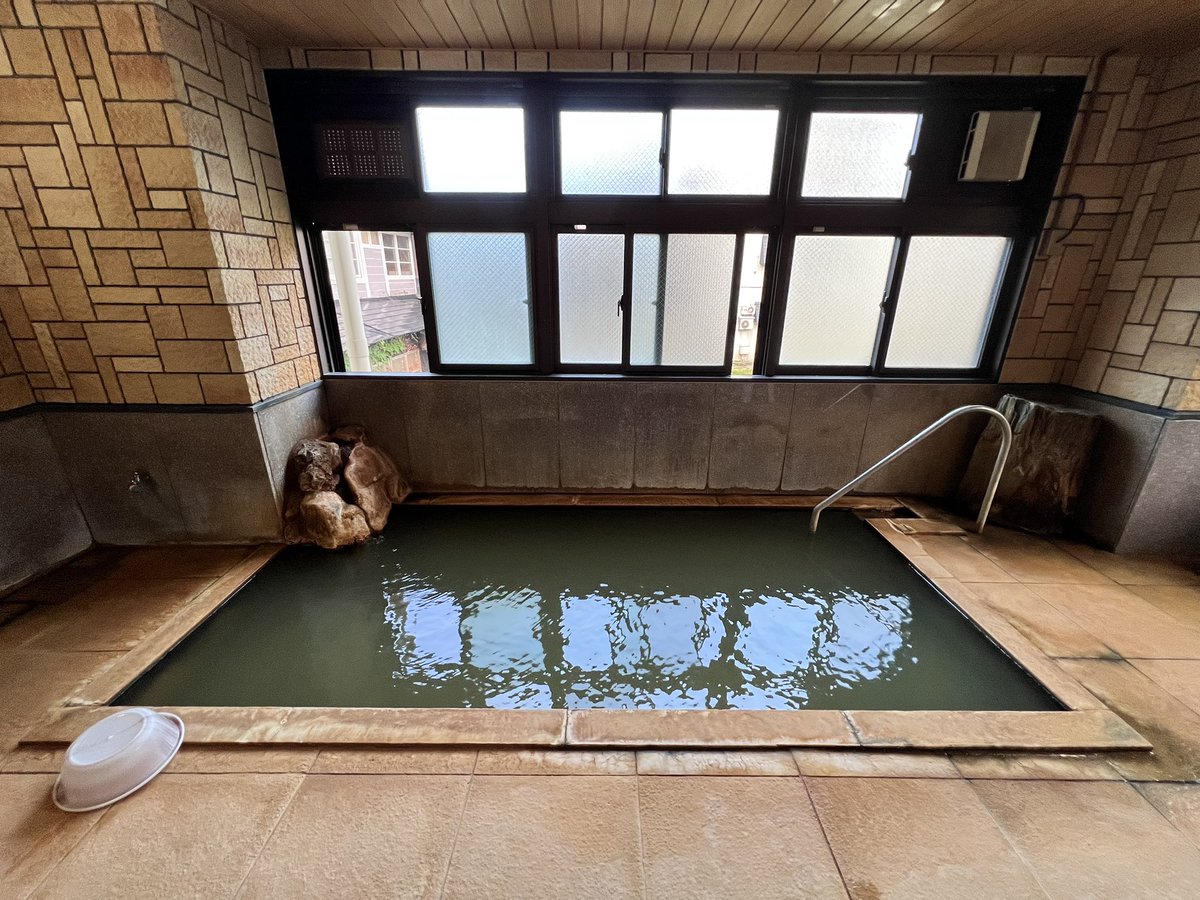 ZOOGOGO3's tweet photo. #山形 #大蔵村 #肘折 #肘折温泉 ♨️
#定宿 #お宿大穀屋
#時差投稿
2026.07 #ひとり湯治 3日目♪
朝風呂♨️
2階にある女湯へ♪
少し熱めの大好きなお湯😍😍😍
ありがたいことに独泉でした✨
❹ドライヤー新しく変わってたぁ💖
乾くの速い!♡(❁´◡`❁)
#アイリスオーヤマ #MiCOLA (ミコラ) https://t.co/CXkLLMnbly