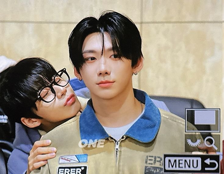 STEHANWOO9's tweet photo. May the best friend win, and the other one buy the matcha. π₯Ή
#HANWOO #AHOF https://t.co/krxN9k1RSz