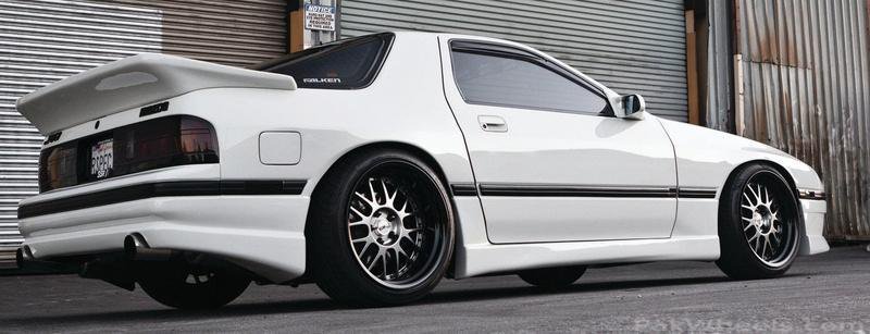 Blitz121's tweet photo. When googling "RX7 FC3S" there Big chance you see this white fc all the time, I made discovery that turn out it's been using Pro Shop Wave wing all this time !! Credits for the pictures: "Tokyo Desperado" "Auto Culture Excite" both can be found in Instagram #proshopWAVE #BWAVE https://t.co/bWTsJ95cFU