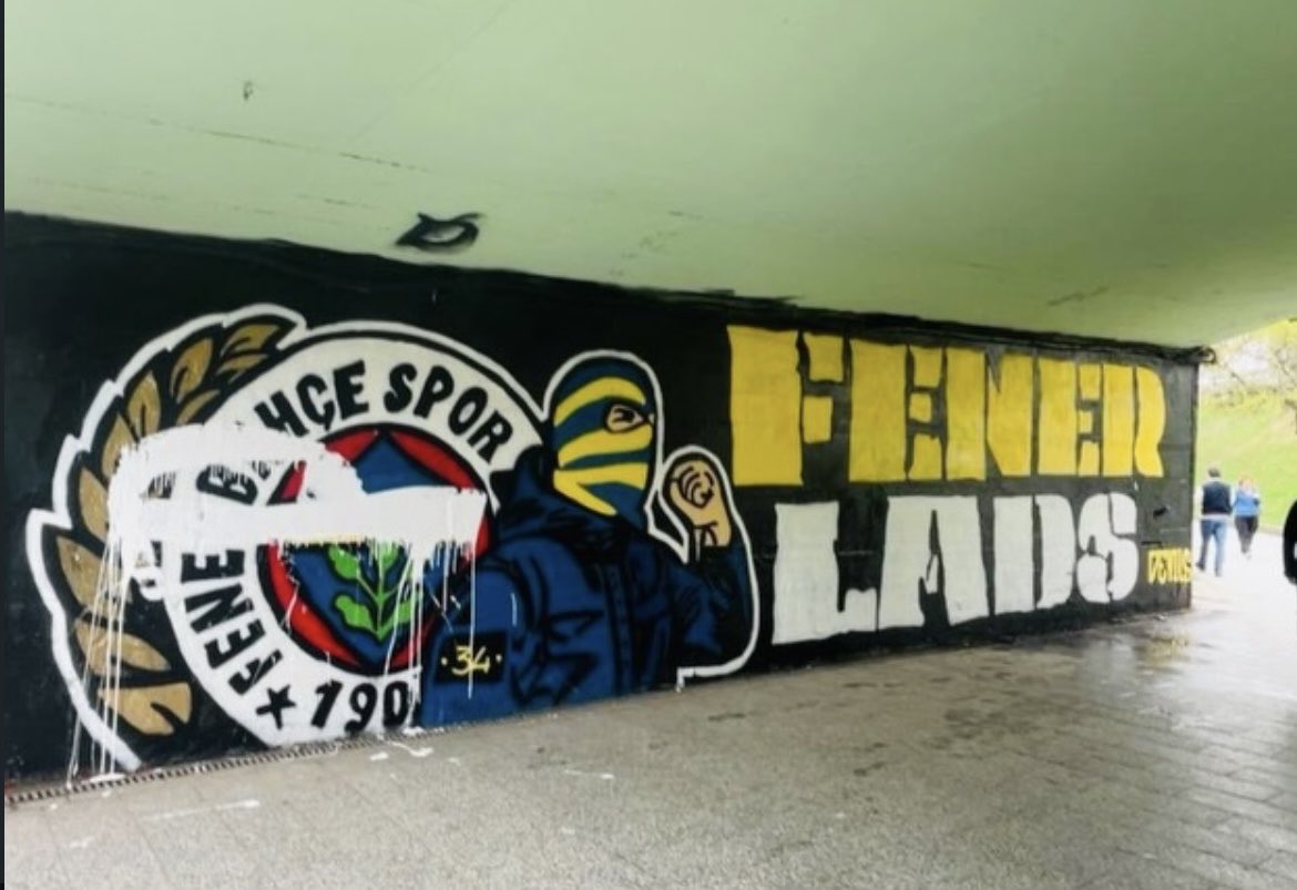 tribunfenerr's tweet photo. “Sanatsal savaş” 😂😂 https://t.co/Eb4vns2ytZ
