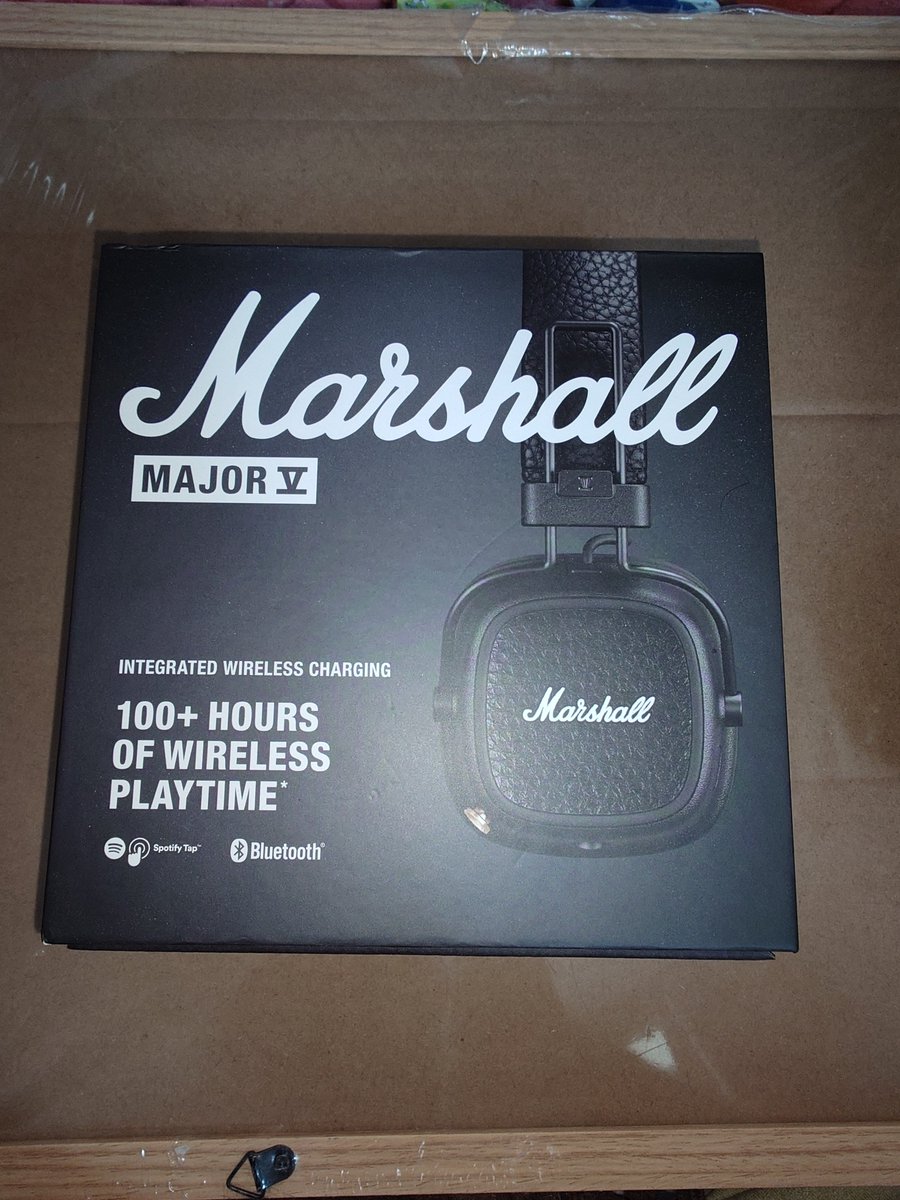 yasu86860102's tweet photo. Marshallのヘッドホン🎧️
念願だったから買いました!
Major V
全体的にオシャレ✨️ https://t.co/qYnFwsOReF