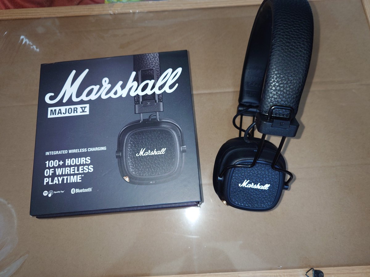 yasu86860102's tweet photo. Marshallのヘッドホン🎧️
念願だったから買いました!
Major V
全体的にオシャレ✨️ https://t.co/qYnFwsOReF