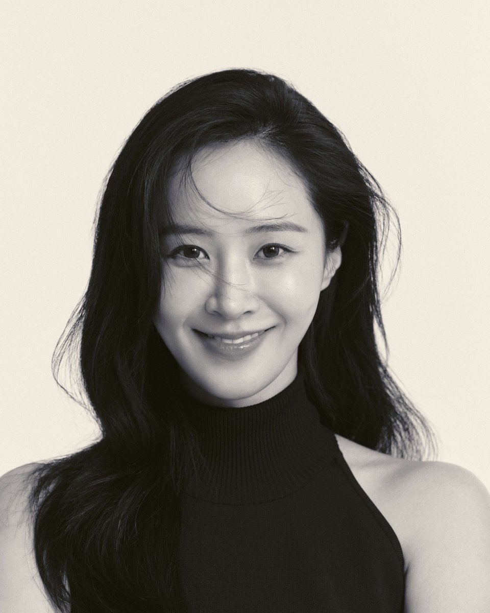 KwonYuriMY's tweet photo. OFFICIAL 🎊
#KWONYURI has officially concluded her exclusive contract with SM Entertainment

A new journey begins here. Let's continue to trust Yuri's decision, believe in her and support her every step of the way. No matter where her next destination may be, we'll always be by her side, cheering her on as she writes the next chapter of her career.

Let's continue to believe in Yuri, respect the path she has chosen and walk beside her with the same love and support as always. A new beginning may feel unfamiliar, but one thing will never change our faith in Kwon Yuri. We'll be waiting and cheering for every step of her new journey.