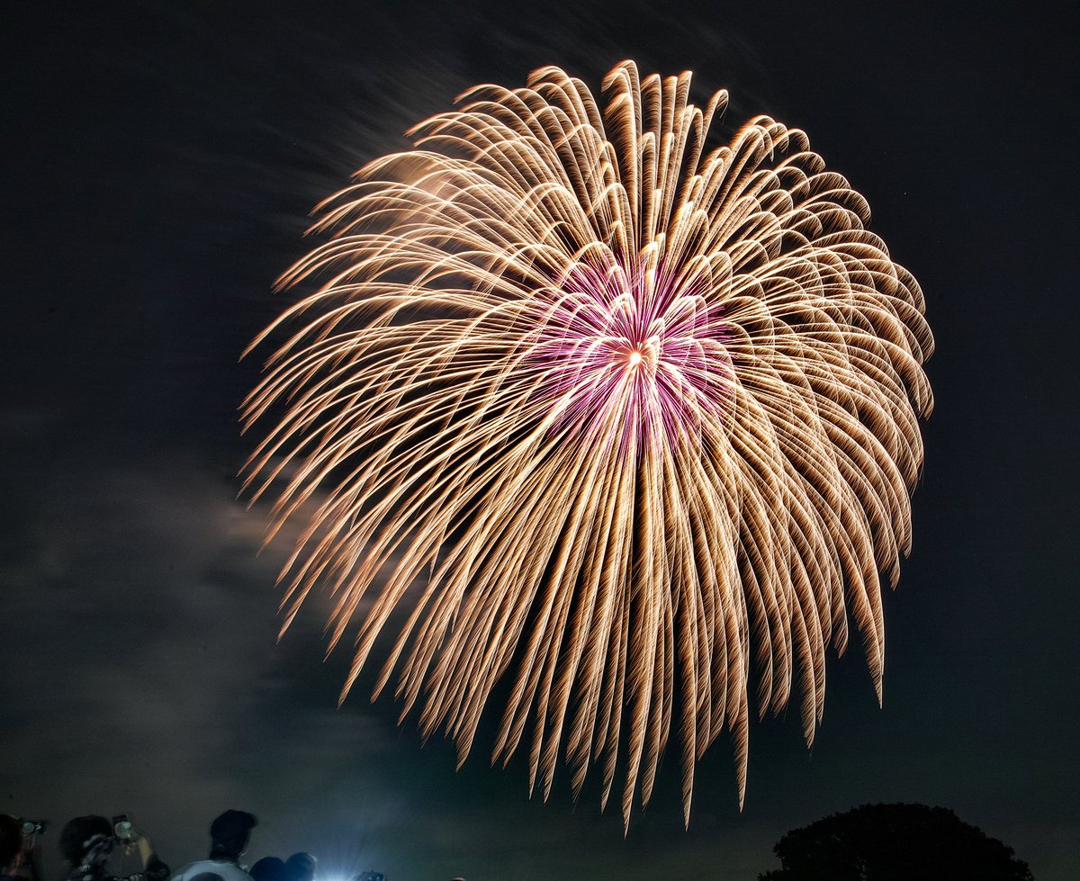 hoff_dawn55668's tweet photo. Midnight countdown glow  The clock strikes 12—new year, new dreams, new steps forward. Happy New Year everyone! https://t.co/7mTYySOCUj