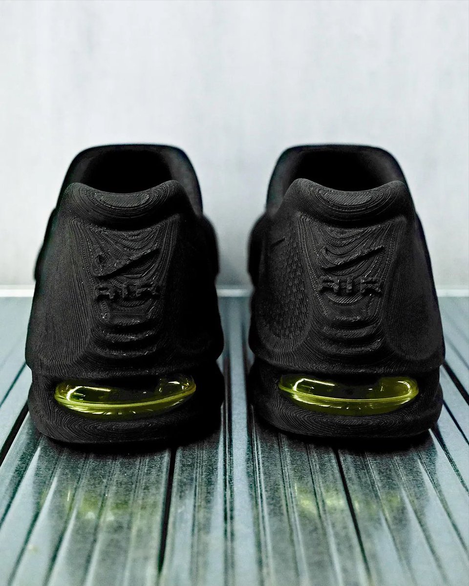 HYPEBEAST's tweet photo. A first look at the Nike x Zellerfeld 3D-printed AirWorks concept designed by Blue Room founder Motoi Hatsuki 👟🌀

We are looking forward to the heat🔥
Photo: htk2626 (IG) https://t.co/kq2MCBEOzC