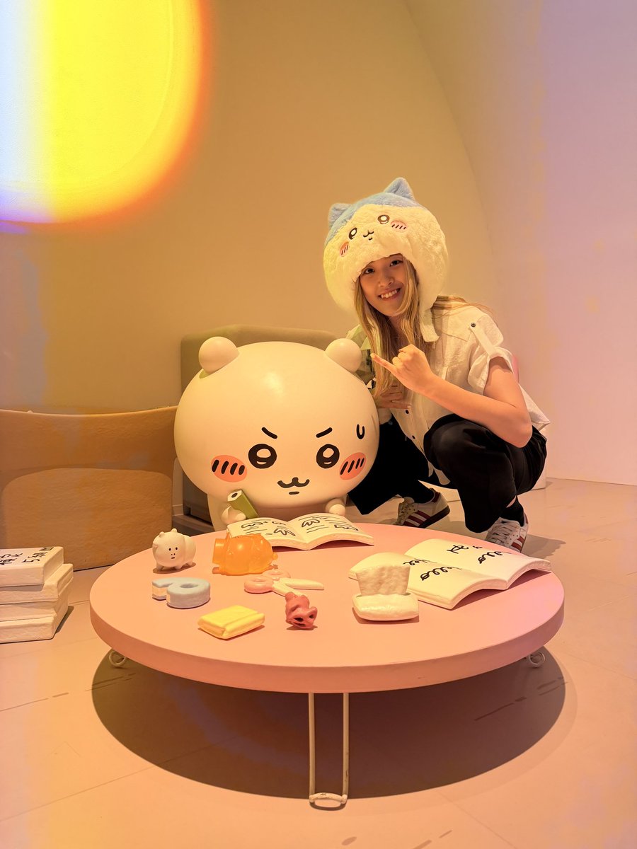 sato__yoshino's tweet photo. 「慧美さんとちいかわパークに行きたい！」
という淑乃の提案により、遂に爆誕した本物の"ちいかわさっとん"。

慧美さんとのオフショット解禁です🤭

byまね

#佐藤淑乃 #福留慧美 #バレーボール https://t.co/YByxDJHBA0
