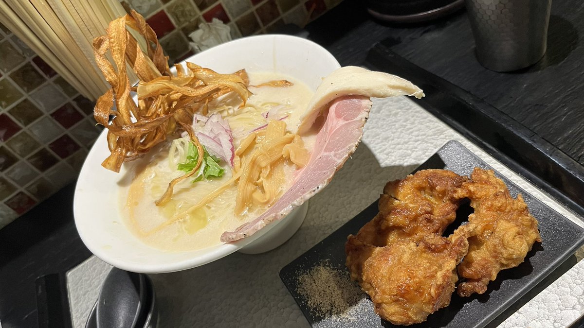 bionic195's tweet photo. ラーメンが美味しい季節ですね。 https://t.co/kZnjoFyURX