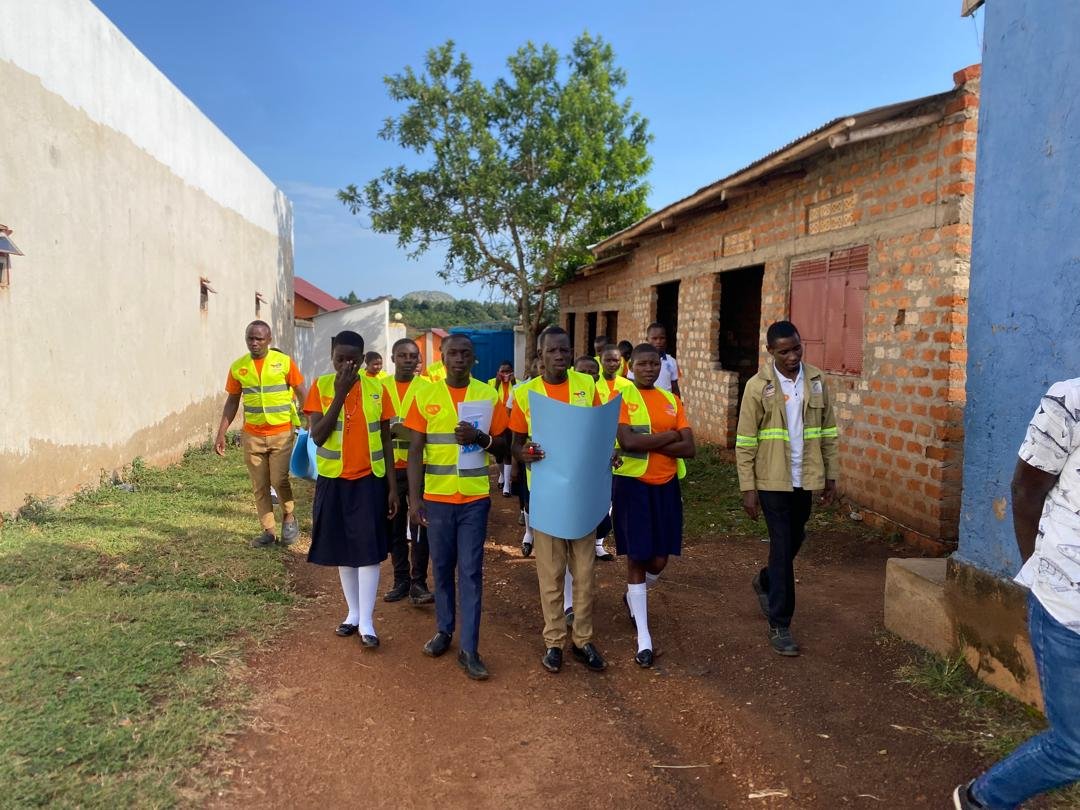 swrwug's tweet photo. Our road safety ambassadors carried out a practical risk identification exercise around their schools and communities to inform their action plans.
Every risk identified is a step towards safer roads.
The young road users are championing change!! 💪🏾
#SafeMobility #RoadSafety https://t.co/lr9BSsA4X1