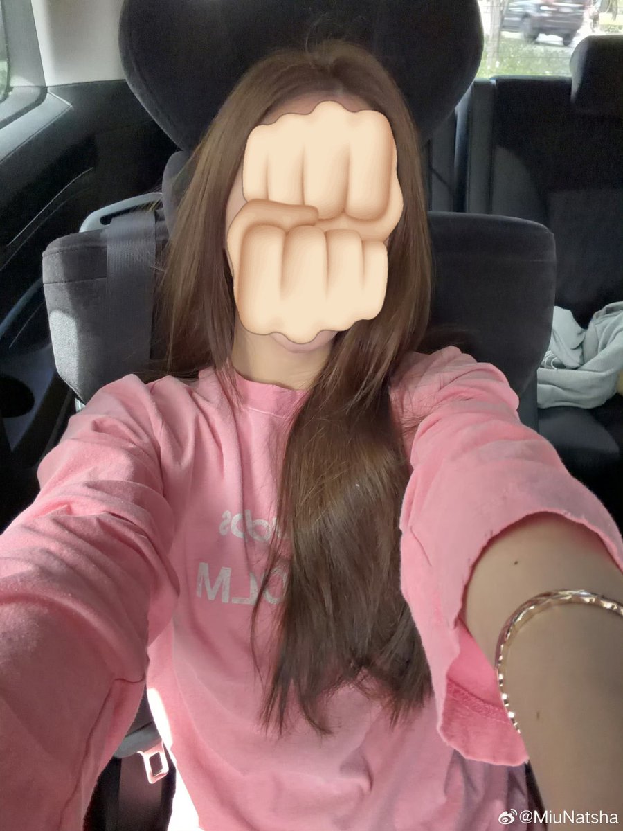 Shark_OGuiiGuii's tweet photo. ต้าวความสดใสของโลกใบนี้🥰

#MiuNatsha #หมิวณัชชา https://t.co/DK8xeLViR8