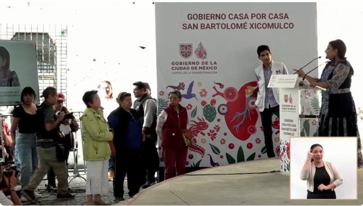 AnitaLomeli's tweet photo. 🏘️ La jefa de Gobierno, @ClaraBrugadaM, encabezó una nueva jornada de #CasaPorCasa en Milpa Alta para escuchar y atender directamente a la población. Anunció la repavimentación de 45 km de carreteras, acciones para mejorar el abasto de agua y el fortalecimiento de los servicios de salud en los pueblos originarios.