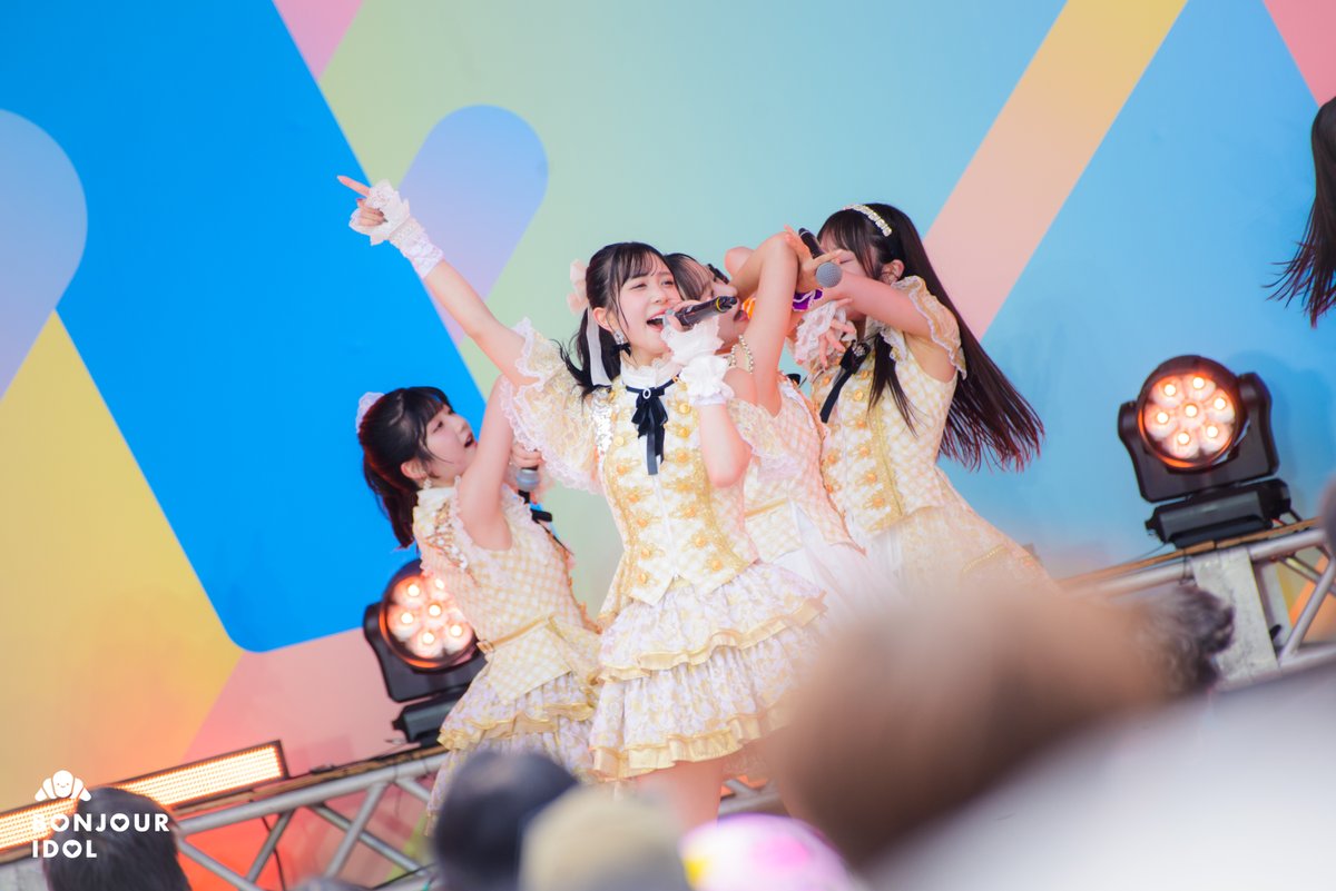 bonjour_idol's tweet photo. 【#TIF2026】  

Juice=Juice was the first act to stand on the main HOT STAGE for this year - without missing on performing the now iconic "More! Mi Amore" 🥰

@JuiceJuice_uf  @TIP_TIF_staff
#JuiceJuice #HelloProject #BonjourIdol https://t.co/QGIqUYSKD8