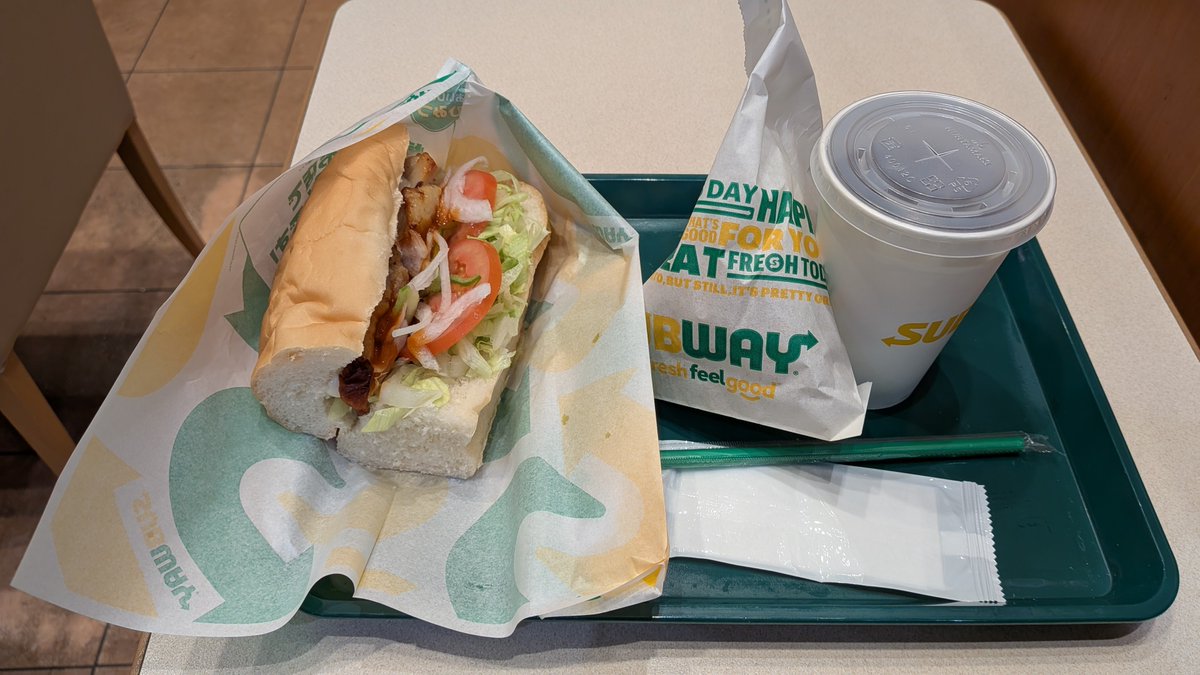 suitti_ON's tweet photo. SUBWAY https://t.co/TqvfjmKjxP
