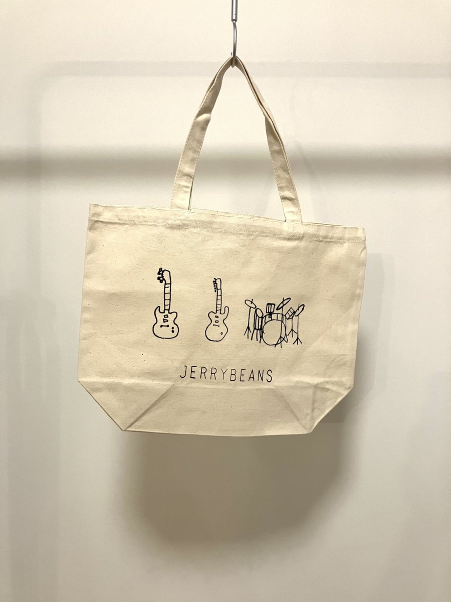 JERRYBEANS_BAND's tweet photo. メンバーの手作業で、プリントTシャツ・トートバッグ・エコバッグ、新しく刷りました！！8/1のまの北サマーフェスタから販売します^ ^
ほんの少しになるかもですが、近々ネットショップでも販売します^ ^
(ネットショップは、ファンクラブの方からご案内させていただきます)
https://t.co/Zn2yM803Rd https://t.co/iAryMp074P