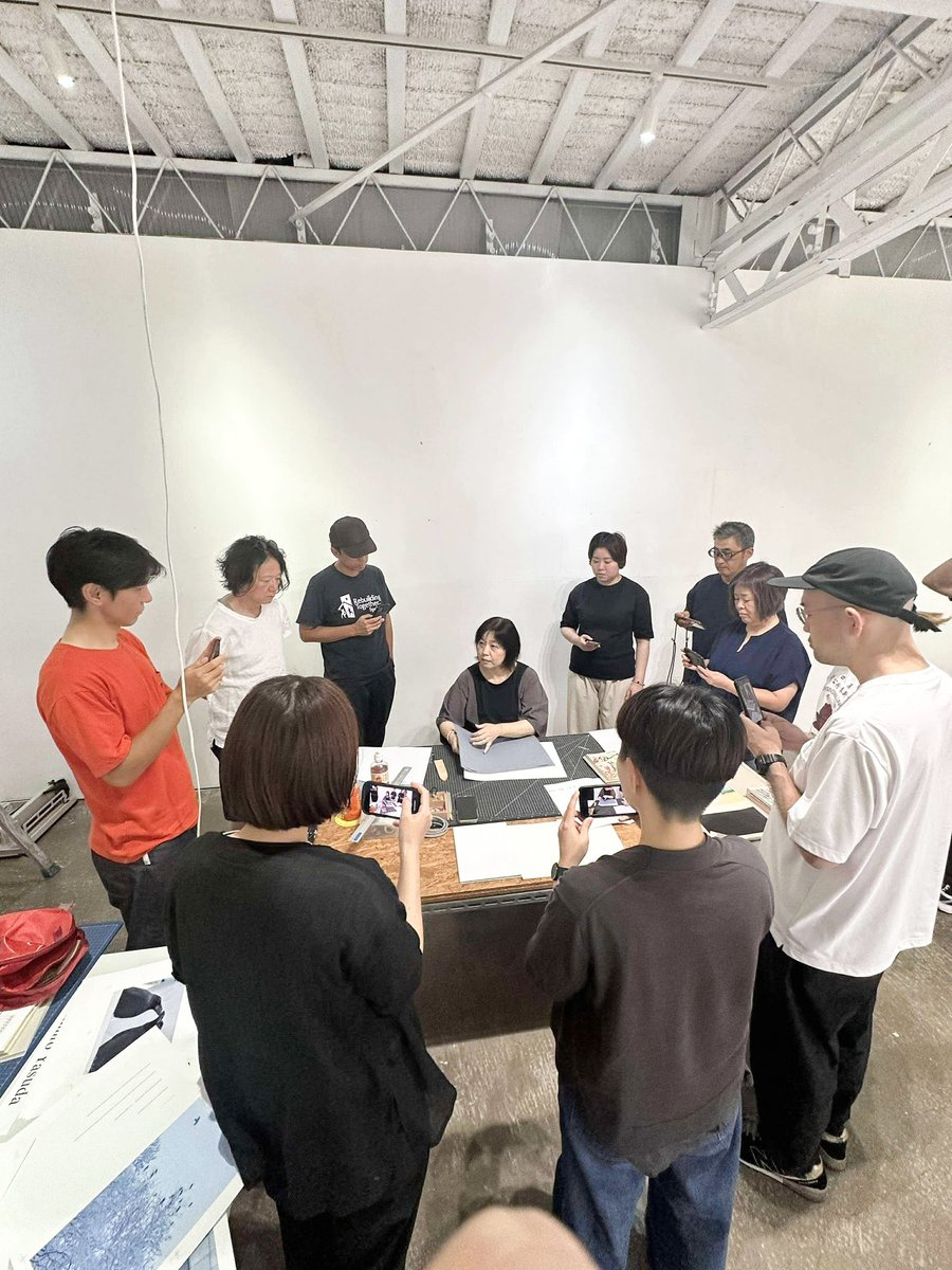 RPStronghold's tweet photo. 「InDesignと製本を学ぶ、写真集づくりの技術入門」
募集開始します！
https://t.co/0njYMpzKZc

写真集をつくってみたい方に向けたInDesignと製本の基本を学ぶ実践的なワークショップ。
写真集制作に欠かせないスキルを2日間かけてじっくりと習得します。
講師：渡部周@wtnbd511
長谷川美祈@photoMiki https://t.co/XZsP764JaX